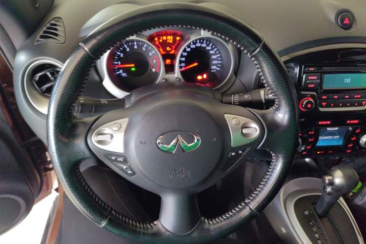 Used Infiniti ESQ 2014 1.6L Spontaneous Edition Steering Wheel