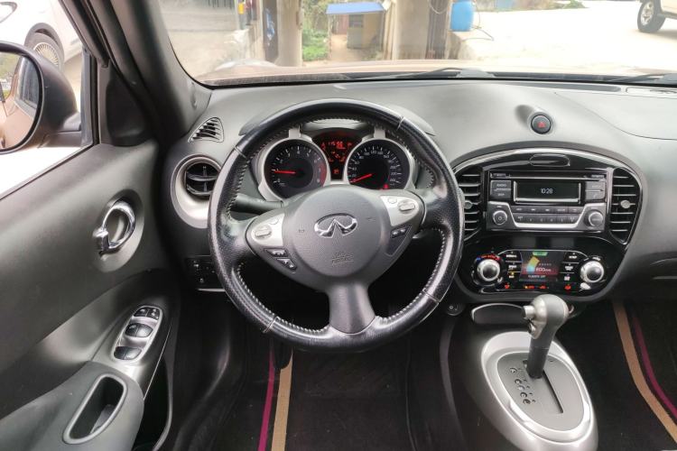 Used Infiniti ESQ 2014 1.6L Spontaneous Edition Steering Wheel