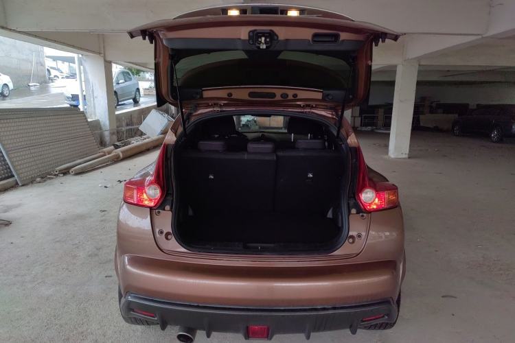 Used Infiniti ESQ 2014 1.6L Spontaneous Edition Trunk