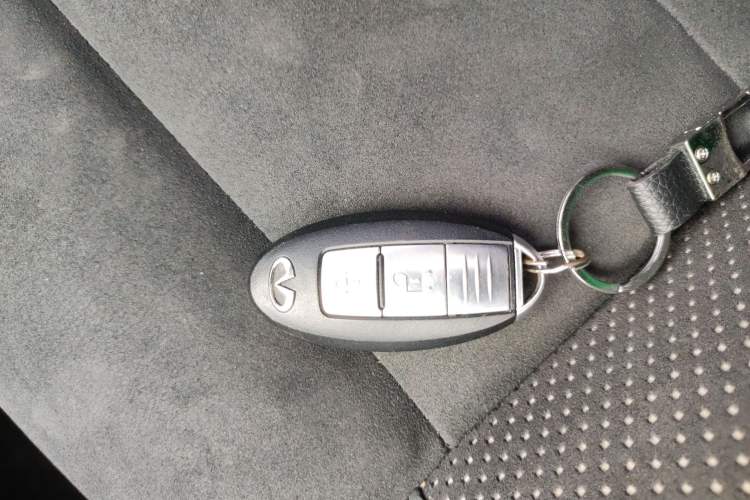 Used Infiniti ESQ 2014 1.6L Spontaneous Edition Vehicle Key