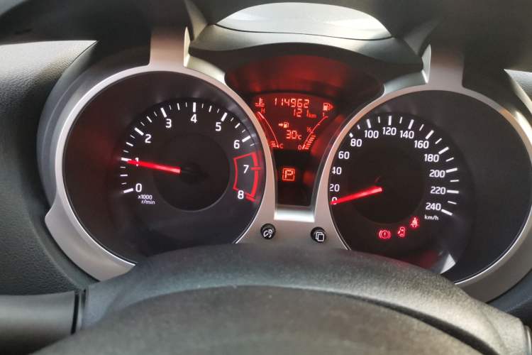 Used Infiniti ESQ 2014 1.6L Spontaneous Edition Instrument Cluster