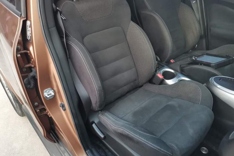 Used Infiniti ESQ 2014 1.6L Spontaneous Edition Right Front Seat