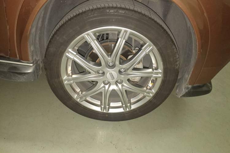 Used Infiniti ESQ 2014 1.6L Luxury Edition Right Front Wheel Hub