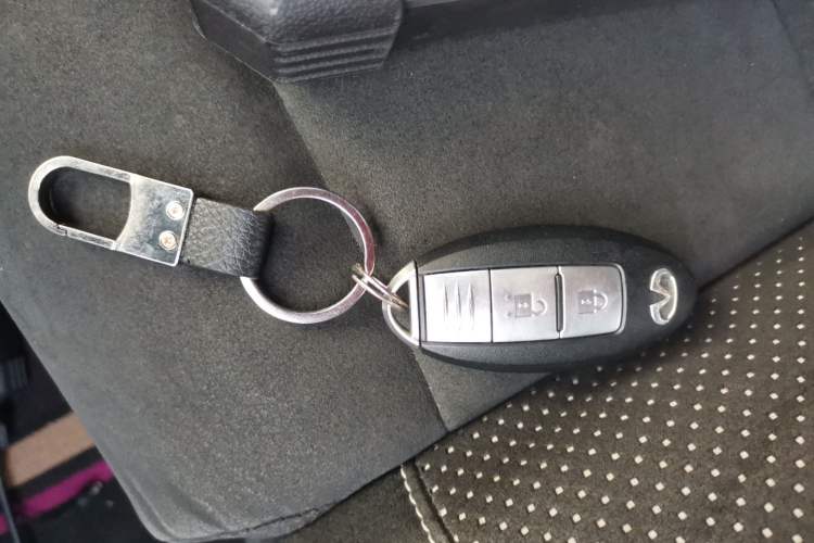 Used Infiniti ESQ 2014 1.6L Spontaneous Edition Vehicle Key