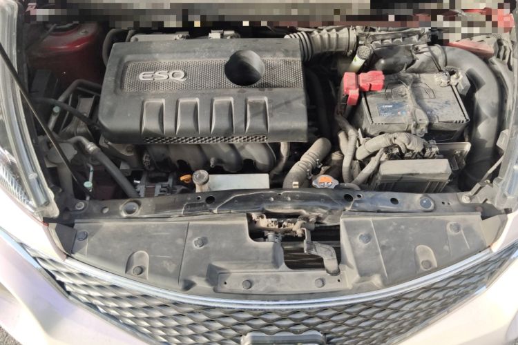 Used Infiniti ESQ 2014 1.6L Spontaneous Edition Engine Bay