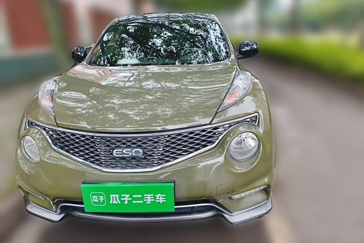 Used Infiniti ESQ 2014 1.6L Spontaneous Edition Front