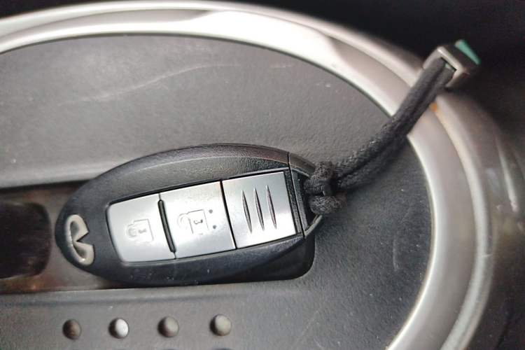 Used Infiniti ESQ 2014 1.6L Spontaneous Edition Vehicle Key
