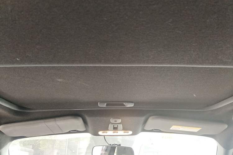 Used Infiniti ESQ 2014 1.6L Spontaneous Edition Headliner