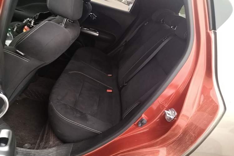 Used Infiniti ESQ 2014 1.6L Spontaneous Edition Left Rear Seat