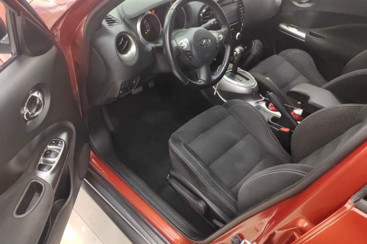 Used Infiniti ESQ 2014 1.6L Spontaneous Edition Driver Seat