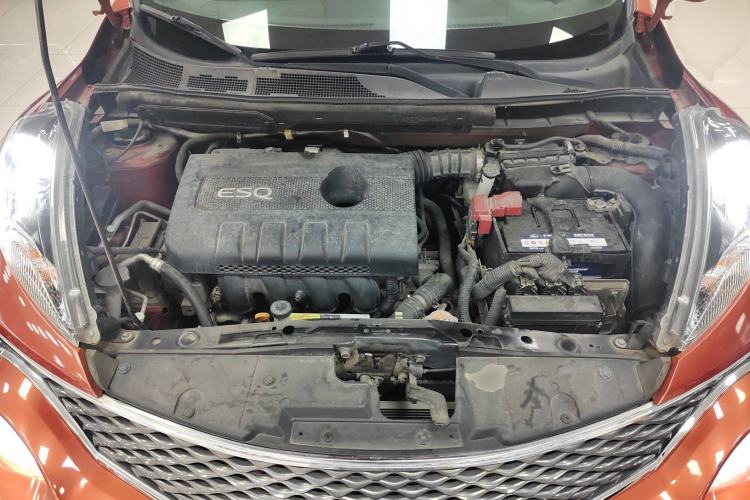 Used Infiniti ESQ 2014 1.6L Spontaneous Edition Engine Bay