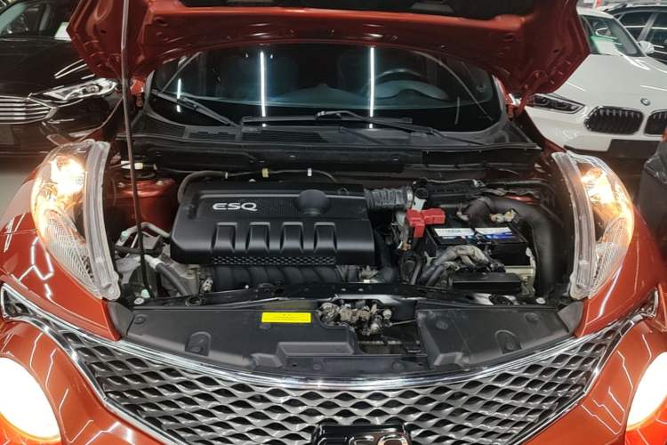 Used Infiniti ESQ 2014 1.6L Spontaneous Edition Engine Bay