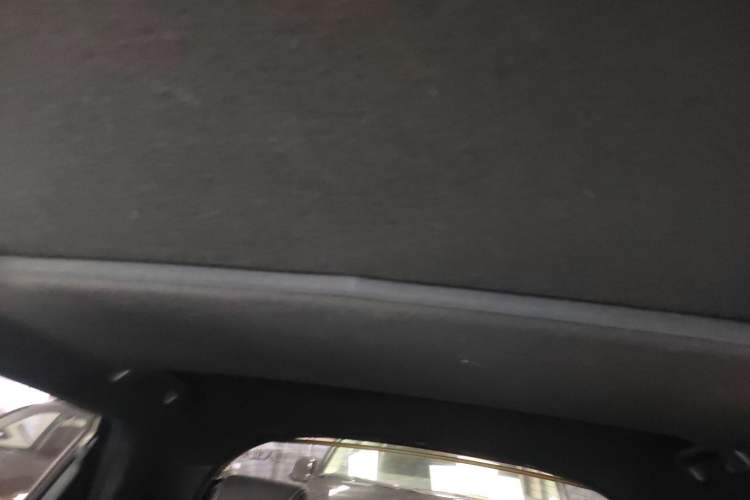 Used Infiniti ESQ 2014 1.6L Spontaneous Edition Headliner