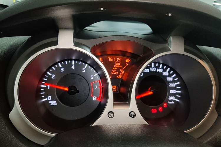 Used Infiniti ESQ 2014 1.6L Spontaneous Edition Instrument Cluster