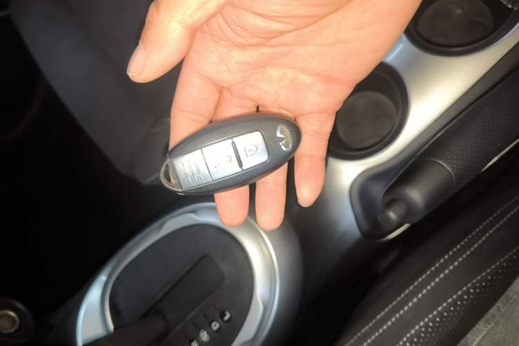 Used Infiniti ESQ 2014 1.6L Spontaneous Edition Interior 1