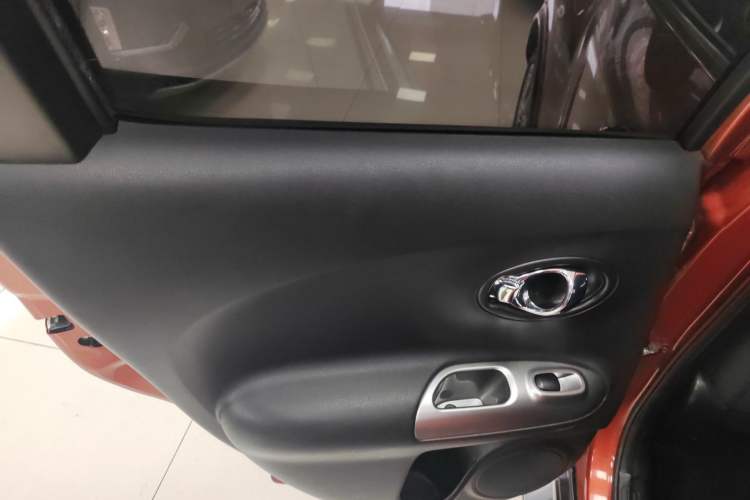Used Infiniti ESQ 2014 1.6L Spontaneous Edition Left Rear Door Interior