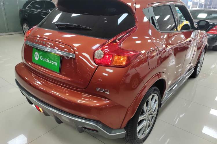 Used Infiniti ESQ 2014 1.6L Spontaneous Edition Rear Right 45 Deg