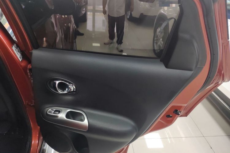 Used Infiniti ESQ 2014 1.6L Spontaneous Edition Right Rear Door Interior