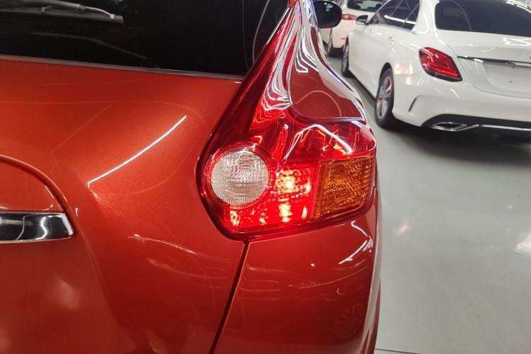 Used Infiniti ESQ 2014 1.6L Spontaneous Edition Right Rear Taillight