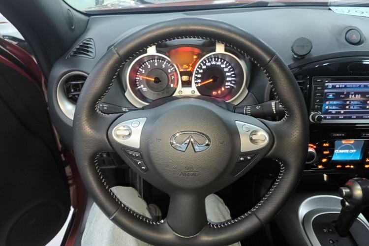 Used Infiniti ESQ 2014 1.6L Spontaneous Edition Steering Wheel