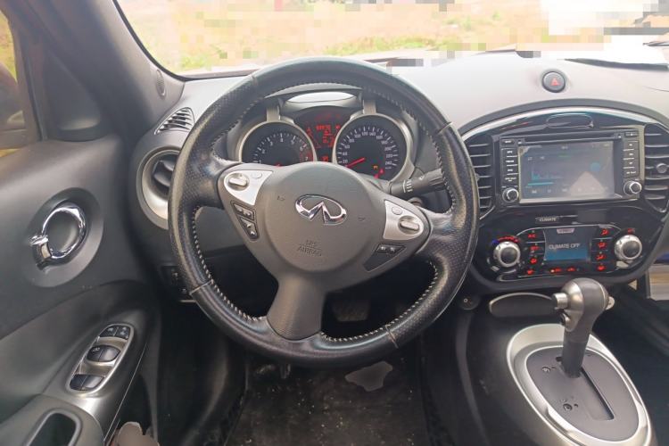 Used Infiniti ESQ 2014 1.6L Spontaneous Edition Steering Wheel