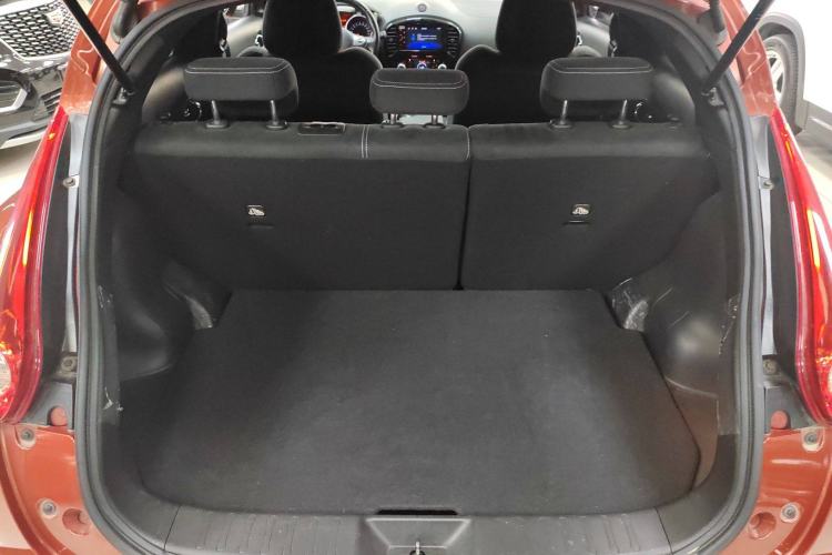 Used Infiniti ESQ 2014 1.6L Spontaneous Edition Trunk