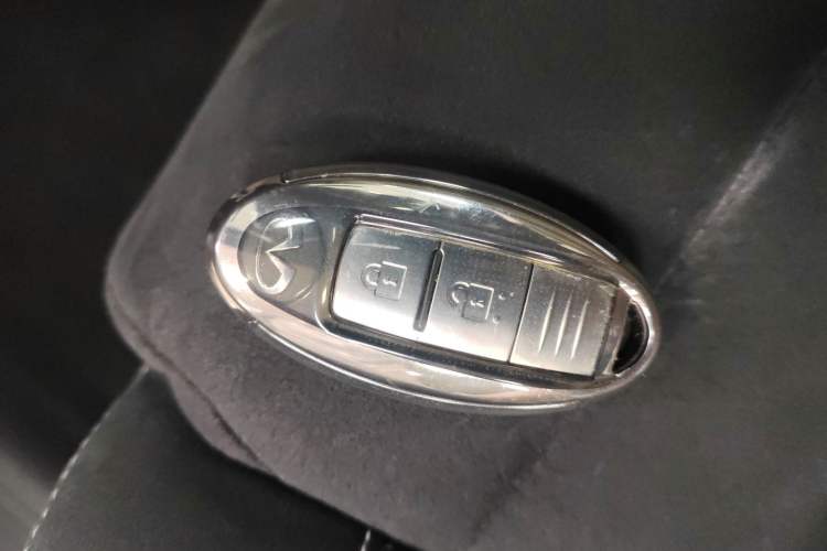 Used Infiniti ESQ 2014 1.6L Spontaneous Edition Vehicle Key