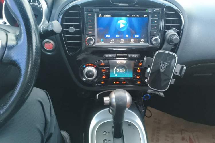 Used Infiniti ESQ 2014 1.6L Spontaneous Edition Audio And AC Panel