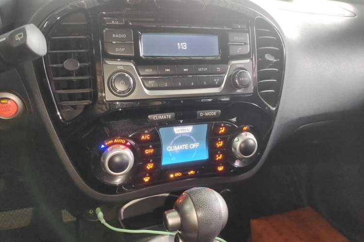 Used Infiniti ESQ 2014 1.6L Spontaneous Edition Audio And AC Panel