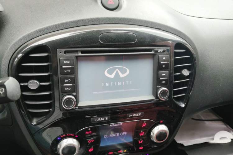 Used Infiniti ESQ 2014 1.6L Spontaneous Edition Audio And AC Panel