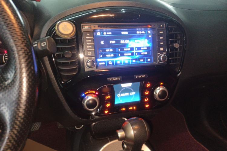Used Infiniti ESQ 2014 1.6L Spontaneous Edition Audio And AC Panel