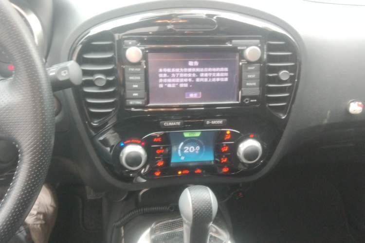 Used Infiniti ESQ 2014 1.6T Dynamic Edition Audio And AC Panel