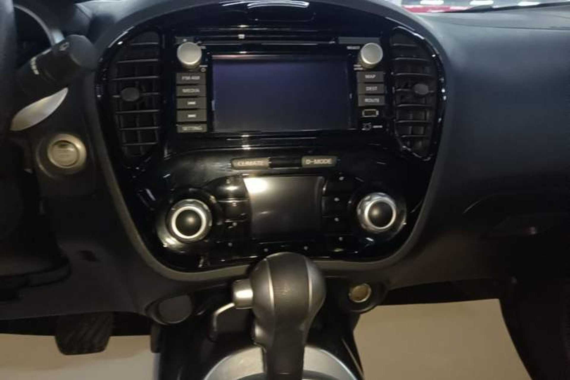 Used Infiniti ESQ 2014 1.6L Luxury Edition Audio And AC Panel