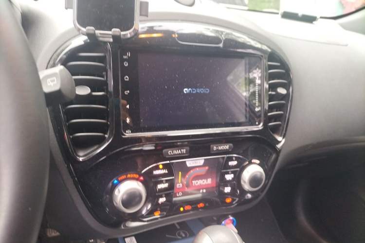 Used Infiniti ESQ 2014 1.6L Spontaneous Edition Audio And AC Panel