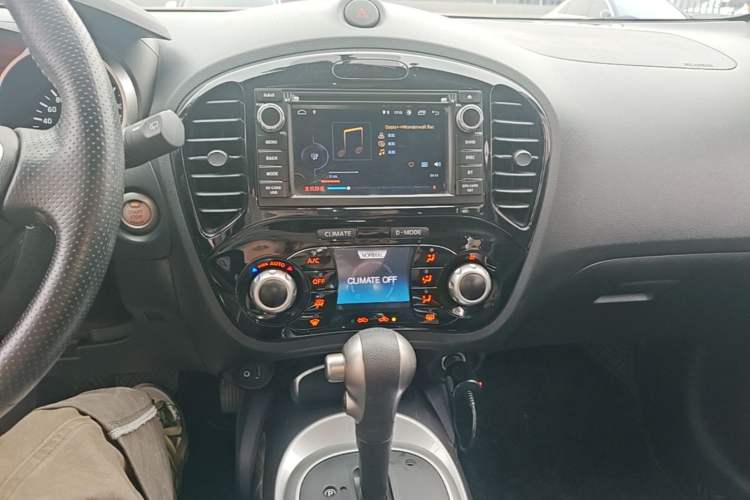 Used Infiniti ESQ 2014 1.6L Spontaneous Edition Audio And AC Panel