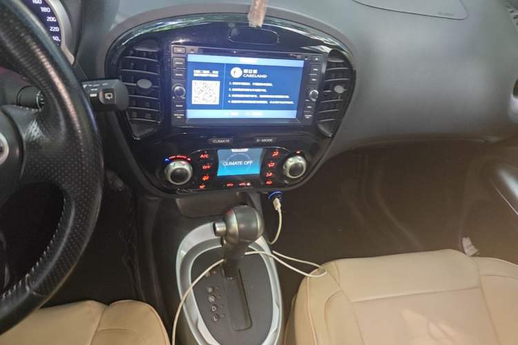 Used Infiniti ESQ 2014 1.6L Spontaneous Edition Audio And AC Panel