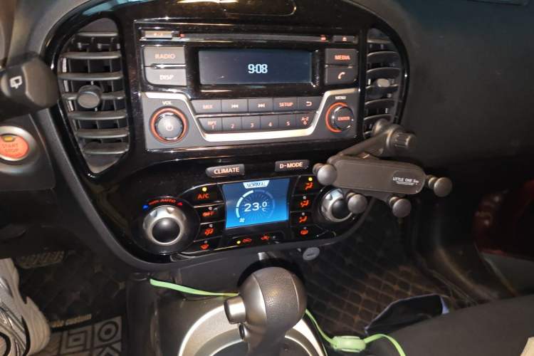 Used Infiniti ESQ 2014 1.6L Spontaneous Edition Audio And AC Panel