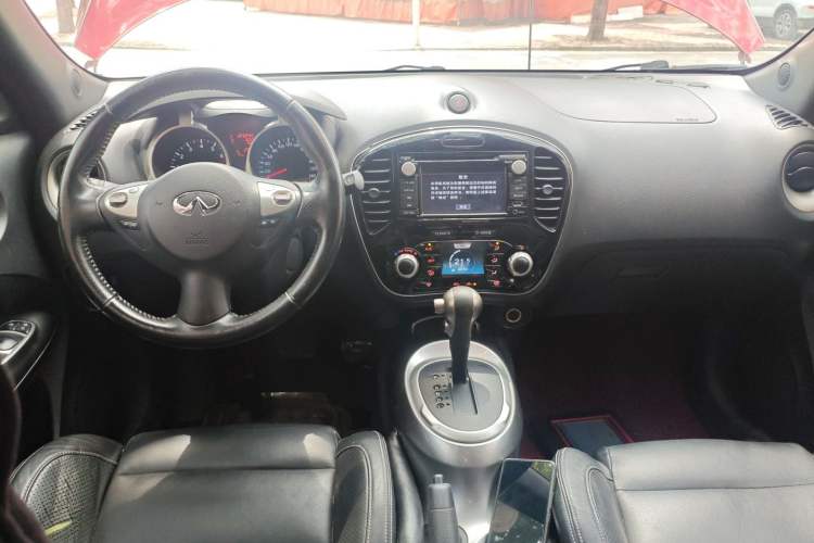 Used Infiniti ESQ 2014 1.6L Luxury Edition Center Console