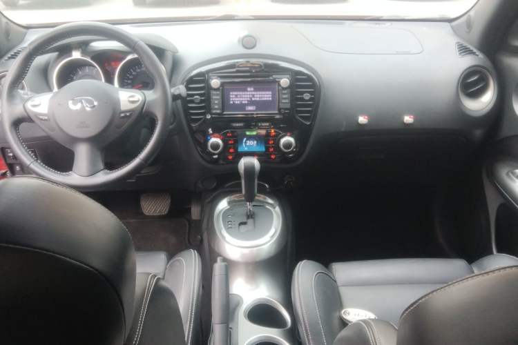 Used Infiniti ESQ 2014 1.6T Dynamic Edition Center Console