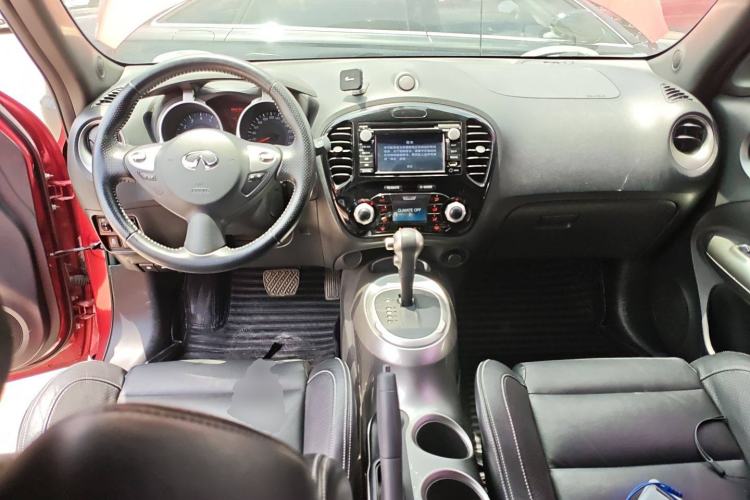 Used Infiniti ESQ 2014 1.6L Luxury Edition Center Console