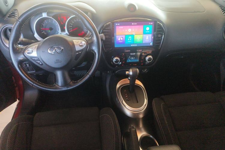 Used Infiniti ESQ 2014 1.6L Spontaneous Edition Center Console