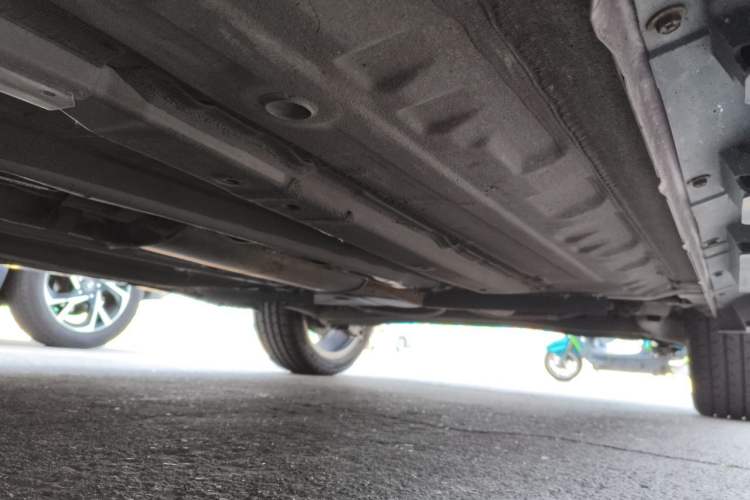 Used Infiniti ESQ 2014 1.6L Spontaneous Edition Chassis Front Left