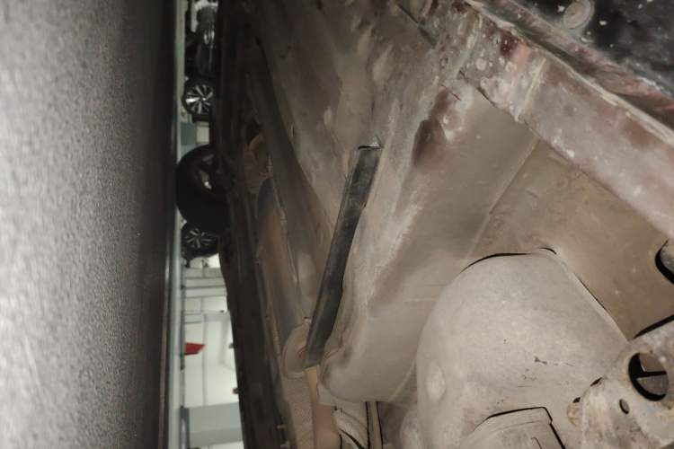 Used Infiniti ESQ 2014 1.6L Spontaneous Edition Chassis Rear Left