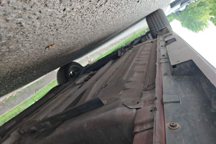 Used Infiniti ESQ 2014 1.6L Spontaneous Edition Chassis Rear Left