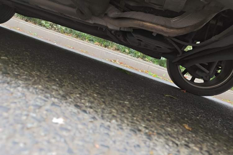 Used Infiniti ESQ 2014 1.6L Spontaneous Edition Chassis Rear Left
