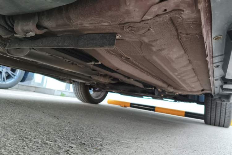 Used Infiniti ESQ 2014 1.6L Spontaneous Edition Chassis Rear Right