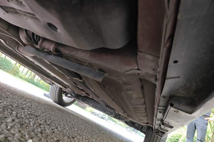 Used Infiniti ESQ 2014 1.6L Spontaneous Edition Chassis Rear Right