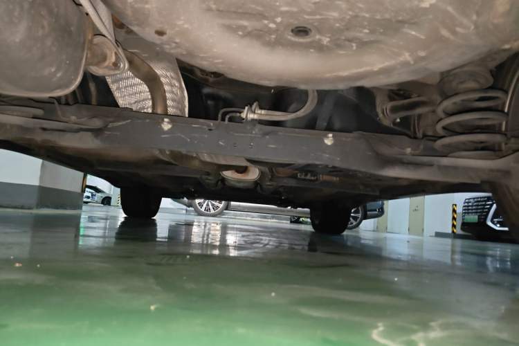 Used Infiniti ESQ 2014 1.6L Spontaneous Edition Chassis Rear