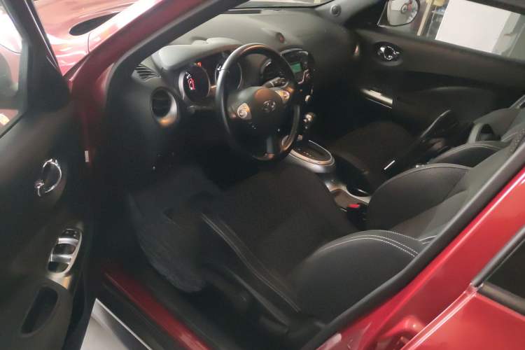 Used Infiniti ESQ 2014 1.6L Spontaneous Edition Driver Seat