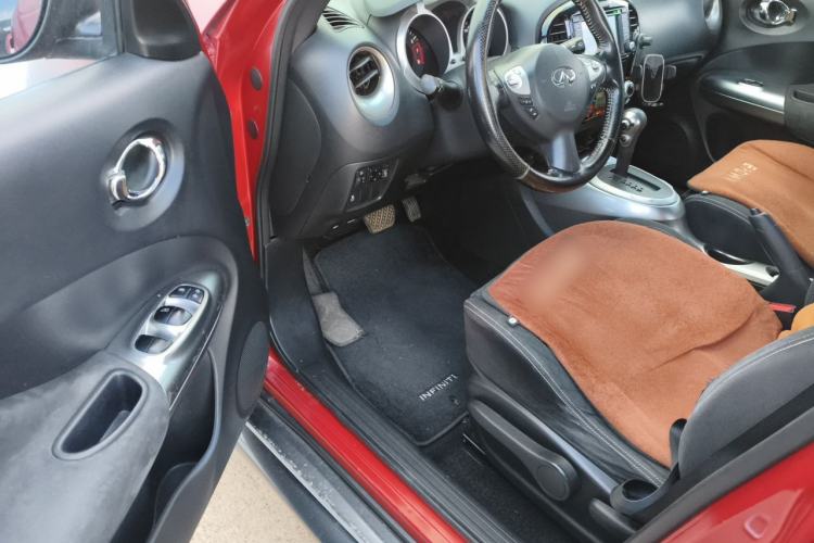 Used Infiniti ESQ 2014 1.6L Spontaneous Edition Driver Seat